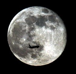 Kecantikan Supermoon dari Pelosok Dunia