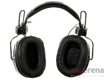     Harga headphone Logic3 P200 dipatok USD 249,99.