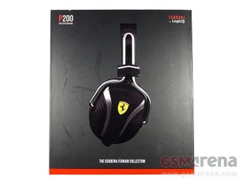     Desain headset ini terinspirasi oleh warisan budaya balap Ferrari. Merujuk pada headphone yang dikenakan oleh anggota pit tim F1. (kredit foto: gsmarena).