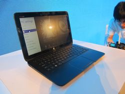 Penampakan Tablet Raksasa di HP World Tour