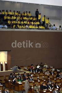 Sejumlah mahasiswa juga ikut dari pada Paripurna Pengesahan RUU Ormas di gedung DPR. Lamhot Aritonang/detikFoto.