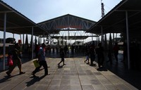 Pasca penertiban PKL, stasiun ini tampak lebih bersih dan nyaman.