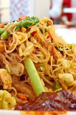 Slruup! Sedapnya Pho dan Char Kwe Teow dari Vietnam dan Malaysia ...