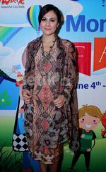 Wulan Guritno Cantik Bergaya Etnik