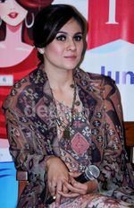 Wulan Guritno Cantik Bergaya Etnik