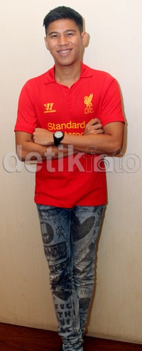 Nino dan jersey Liverpool-nya. Gus Mun/detikHOT.