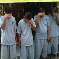 Bergaya Hidup Mewah, 2 Pelajar Nekat Jadi Bandar Pil Koplo
