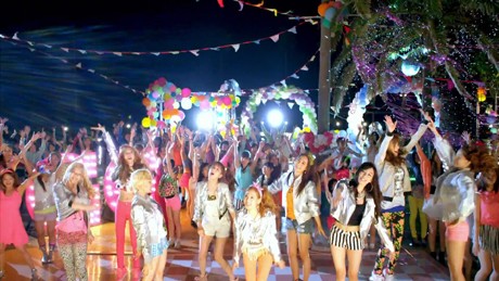 5 Video Musik dengan Banyak Figuran