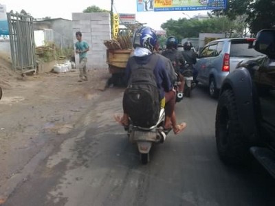 Tas Boncenger Tutupi Lampu Motor