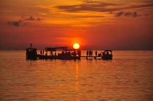 Matahari tenggelam di Kepulauan Karimun Jawa