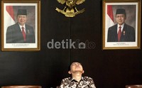     Pimpinan DPR RI yang didampingi Pimpinan Komisi I DPR RI dan Pimpinan Komisi IX DPR RI menggelar pertemuan konsultasi dengan Menteri Luar negeri, Menteri Tenaga Kerja dan Transmigrasi, Menteri Hukum dan HAM, Dirjen Imigrasi, dan Kepala Badan Nasional Penempatan dan Perlindungan Tenaga Kerja Indonesia (BNP2TKI) di ruang Rapat Pimpinan DPR RI, Gedung Nusantara III, Jakarta, Rabu (26/06).