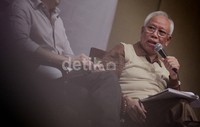 Diskusi tersebut terbagi dalam beberapa sesi.