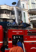 Toko Plastik Terbakar, 4 Orang Tewas