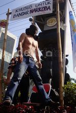 Aksi Gantung Diri Peringati Hari Anti-Narkoba