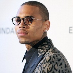 Chris Brown Terancam Hukuman Karena Menabrak Mobil