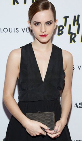 Pendapatan Rp 397 M, Emma Watson Hanya Punya 8 Pasang Sepatu