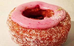 Bulan Juli, Blackbery Cronut Diluncurkan Untuk Sambut Musim Panas