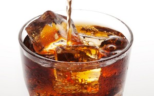 Hanya Minum Soda Selama 15 Tahun, Wanita Ini Alami Gangguan Detak Jantung