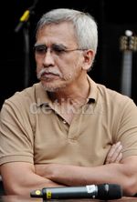 Raya, Album Baru Iwan Fals