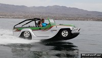 Mobil ini bisa hidup di 2 alam darat dan air, karena itu dijuluki mobil amfibi. (WaterCar Panther)