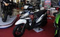 Skutik TVS ini desaiinya cukup menarik. Bentuknya mungil, skutik ini nampaknya cocok digunakan untuk kaum wanita yang ingin berkendara di perkotaan.