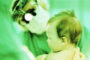 Kelamin Bengkak Usai Disunat, Haruskah ke Dokter?