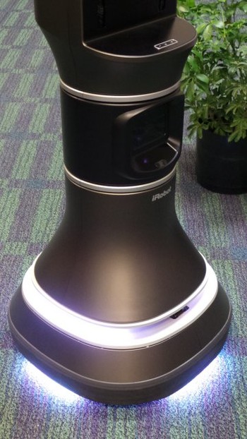    Canggihnya lagi, robot ini bisa berjalan secara otomatis ke charger pengisi daya khusus jika baterainya terindikasi akan habis. Ava 500 diklaim memiliki ketahanan baterai sekitar 6 sampai 7 jam dalam sekali isi ulang.
