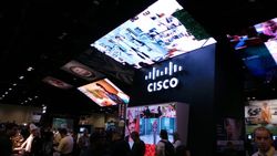 Pameran Cisco World of Solutions Berhadiah Mobil Mewah