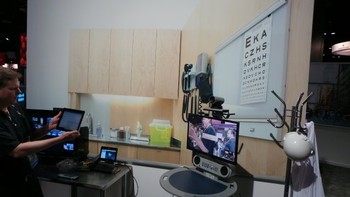 Cisco menampilkan beragam inovasi teknologinya dalam pameran tersebut. Misalnya alat komunikasi video untuk sektor rumah sakit.