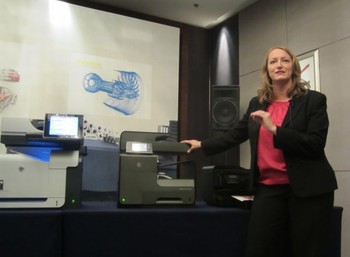     Anggapan bahwa revolusi digital akan menggerus kebutuhan mencetak, dikatakan Anneliese Olson, VP computing Solutions, Printing and Personal Systems HP, hingga saat ini masih belum menjadi kenyataan.