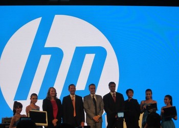 Di acara ini, jajaran eksekutif HP bergantian tampil ke panggung mempresentasikan produk terbaru mereka, mulai dari hardware hingga layanan IT.