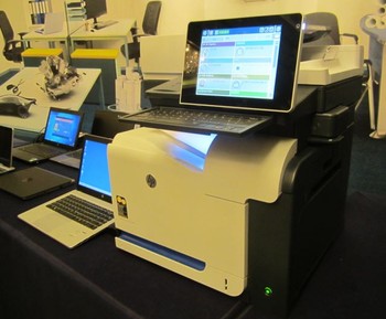 HP juga ingin memudahkan pengguna yang sangat mobile dengan membenamkan fungsi ePrint di sejumlah printernya. Dengan ePrint, pengguna bisa mengakses, melihat dan mencetak proyek mereka dari cloud.