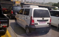 3 mobil mungil itu melintas di tol Pondok Ranji.