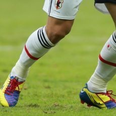Warna-Warni Mizuno Wave Ignitus III di Kaki Keisuke Honda