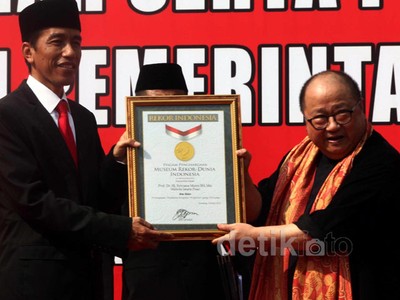 Lantik Ratusan Lurah, Jokowi Raih Rekor MURI