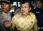 Jusuf Kalla Jenguk Rusli Zainal