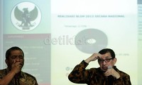 Salim memberikan keterangan terkait pendistribusian Balsem di Gedung Kemensos, Jakarta.