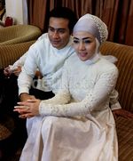 Adjie Pangestu dan Bella Sophie Tukar Cincin