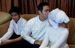 Adjie Pangestu dan Bella Sophie Tukar Cincin