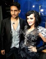 Kecupan Mesra Jupe untuk Gaston