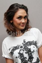 Wajah Happy Luna Maya