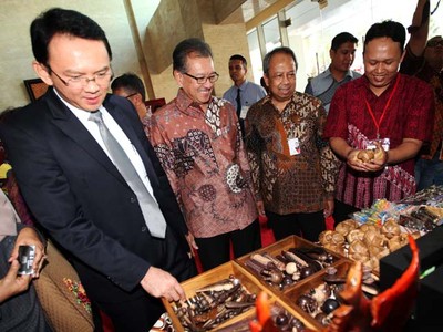 Ahok Tinjau Pameran UMKM Bank DKI