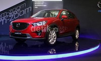Untuk harganya ini sendiri New Mazda CX-5 terbagi dalam beberapa tipe seperti CX-5 Touring 2.5 liter dijual Rp 412 juta, CX-5 Grand Touring 2.5 liter dijual Rp 431 juta. Dan ada juga yang tipe Soul Red dengan harga yang berbeda, untuk Touring 2.5 dijual 415 juta dan tipe Grand Touring-nya Rp 434 juta.