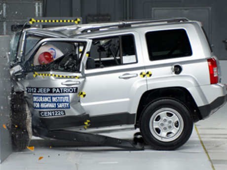 Awas! Mobil Baru Rawan Alami Kecelakaan