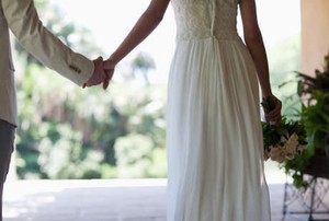 Nikah Sebelum Usia 20 Tahun? Risikonya Anak Lahir Kuntet