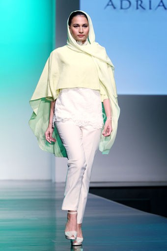 Jakarta, Indonesia - 26 Juni. Adrianto Halim Elegance Forever. Jakarta Islamic Fashion Week 2013 at Hall Jakarta Convention Center. Senayan. 26 Juni 2013. Jakarta. [Foto: Mohammad Abduh/Wolipop]