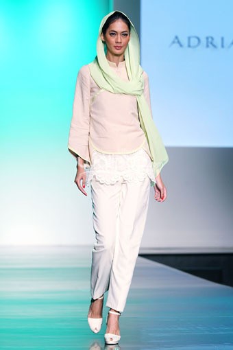 Jakarta, Indonesia - 26 Juni. Adrianto Halim Elegance Forever. Jakarta Islamic Fashion Week 2013 at Hall Jakarta Convention Center. Senayan. 26 Juni 2013. Jakarta. [Foto: Mohammad Abduh/Wolipop]