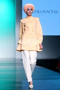 Jakarta, Indonesia - 26 Juni. Adrianto Halim Elegance Forever. Jakarta Islamic Fashion Week 2013 at Hall Jakarta Convention Center. Senayan. 26 Juni 2013. Jakarta. [Foto: Mohammad Abduh/Wolipop]