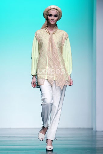 Jakarta, Indonesia - 26 Juni. Adrianto Halim Elegance Forever. Jakarta Islamic Fashion Week 2013 at Hall Jakarta Convention Center. Senayan. 26 Juni 2013. Jakarta. [Foto: Mohammad Abduh/Wolipop]