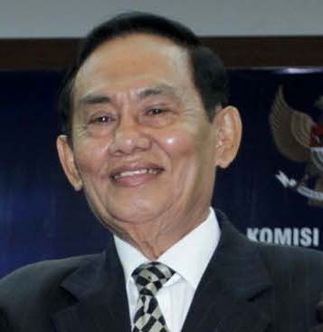 Ayah Farhat Abbas Bangga Anaknya Jadi Pengacara Tenar di Usia Muda Ayah Farhat Abbas Bangga Anaknya Jadi Pengacara Tenar di Usia Muda